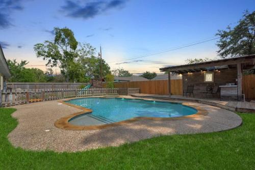 Backyard Oasis-Pool & Grill-Heart of Friendswood