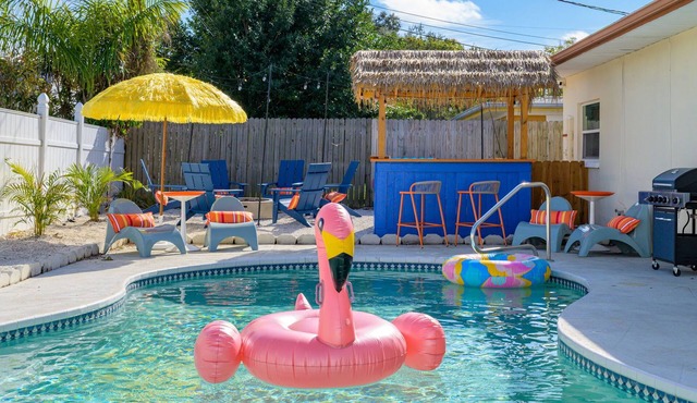 Backyard Oasis Pool Hot Tub Putt Putt Bar