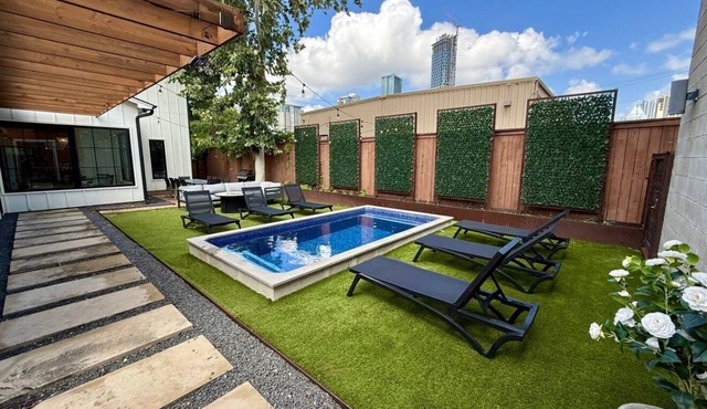 Backyard Oasis + Private Pool + Walk to Downtown - Eastside Oasis!