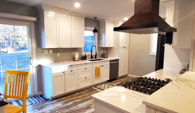 Backyard Park Access & Walking Distance Downtown Valpo