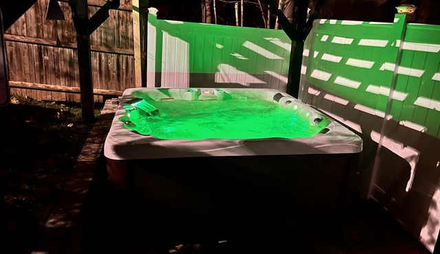 ★ Backyard ★ Walk & Close to Everywhere ★ 1BR ★ Comfy ★ Cozy ★ Entire Apartment