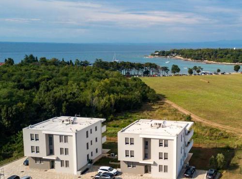 Baden Resort Bašanija, Umag-with Sea View, Parking and 300m from the beach