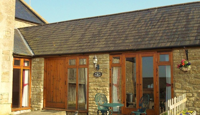 Badger Cottage - Cosy cottage for two in peaceful countryside just outside Bath