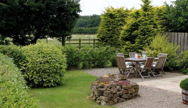 BADGER, family friendly, character holiday cottage in Thirsk