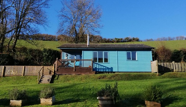 Badgers Den, a beautiful log cabin in a secluded valley close to the beach