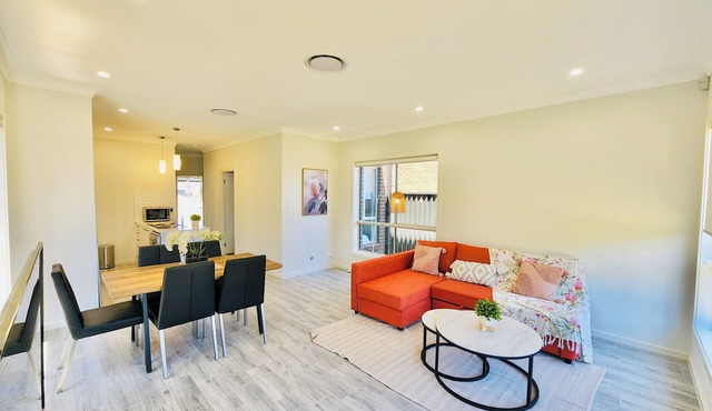 Badia& 5B3B Home for 12 wifi & Free Parking