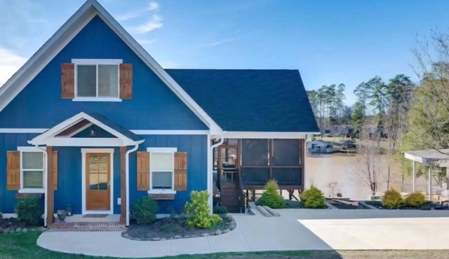 Badin Lake Retreat w/Dock & Hot Tub!