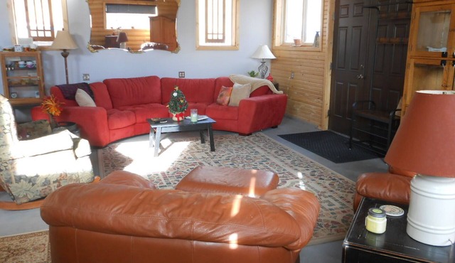 Badito Guesthouse - Hiking out the door Nearby lakes Golf & Fishing Mtn Views