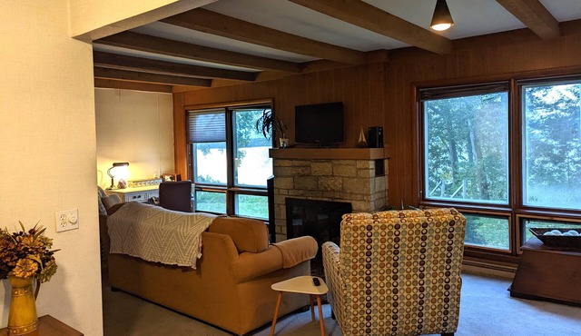 Baehr Haus on Rock Lake