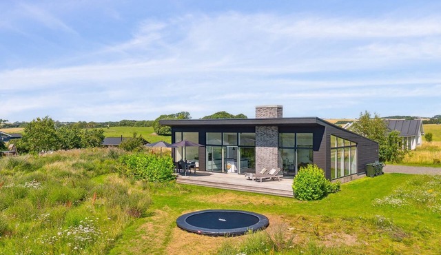 "Bæver" - 200m from the sea by Interhome