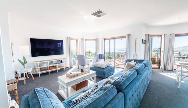 BaeView: Panoramic Group Stay Above Encounter Bay