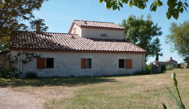 Bagat-en-Quercy rental: Former barn completely restored near Montcuq