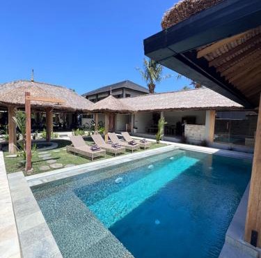 Baha Baha Villas West Sumbawa - Sk8, Gym, Sauna & Spas Hot & Cold, Bar & Restaurant