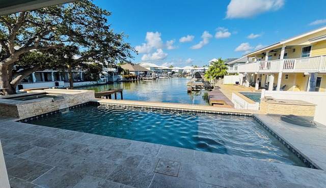 Bahama Cove! Newly remodeled one story Waterfront 3BRM/3BA home w/Pool and spa