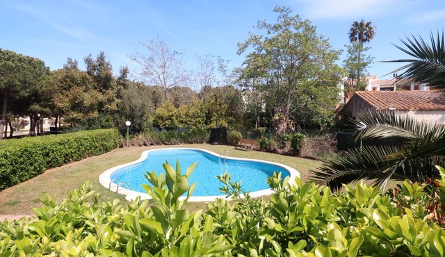 BAHIA 2-Apartment 6 pax with communal pool E32420