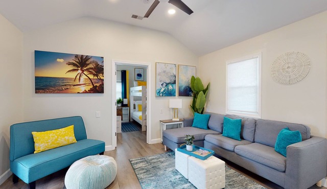 Bahia Breeze - Beachfront Cottage