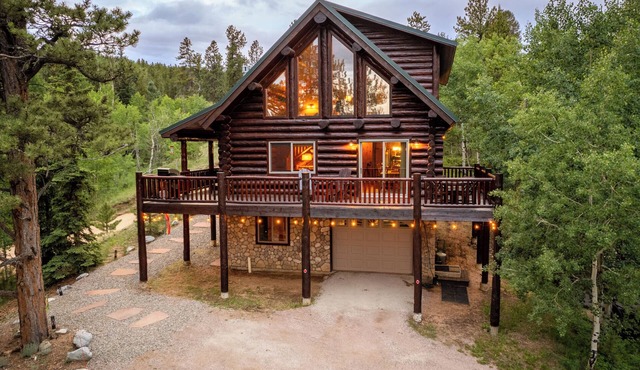Bailey Bear Haus - Colorado Mountain Log Cabin Getaway. Pet friendly!