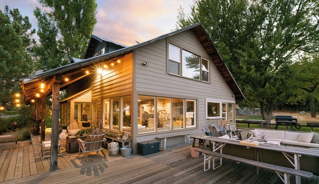 Bailey Creek Ranch - Stunning Grounds, Hot Tub, Pond, and Views!