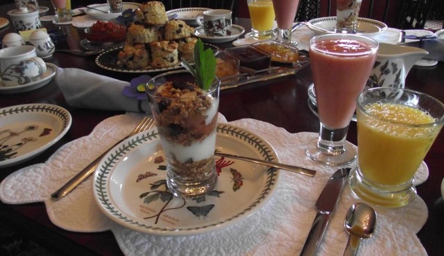 Bailey House Inn - Georgian Waterfront Retreat