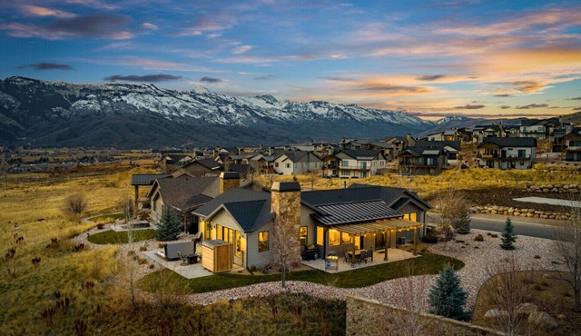 Bailey Lane Retreat | Powder MTN/Nordic + Hot Tub, Sauna & Game Room!