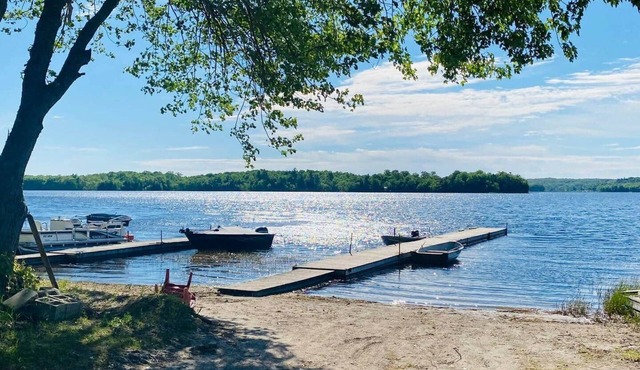 Bailey's Cottages (#5) - Quiet cabin on the lake
