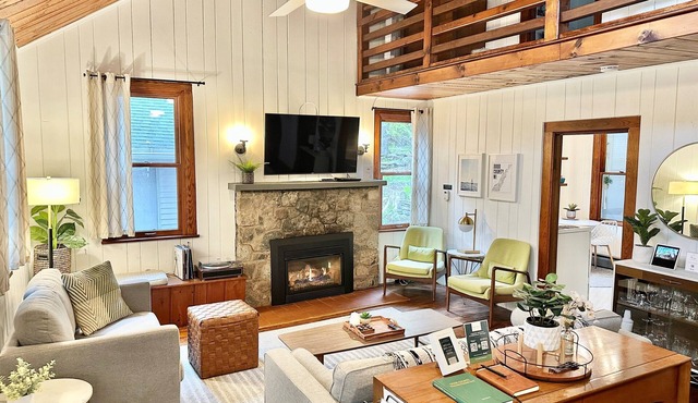 Baileys Harbor - 4BR Fire Pit Coffee Bar - Sleeps 8