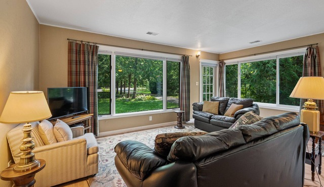 Baileys Harbor home on North Bay, Dog Friendly- Near Gordon Lodge Resort