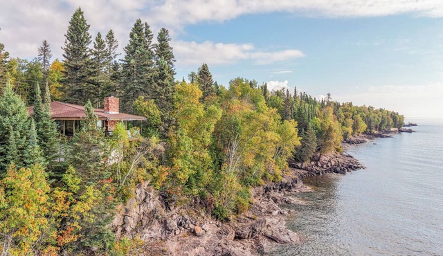 Baileys On The Lake - Lake Superior - Lutsen, MN - Cascade Vacation Rentals