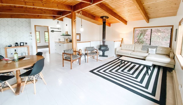 Bainbridge Island Crows Nest - Watch Life Sail By