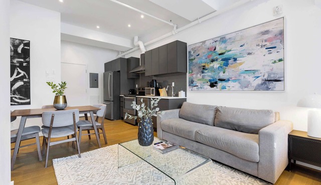 Bakan- Queen 1Bedroom Old Montreal