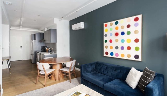 Bakan- Queen 1Bedroom Old Montreal