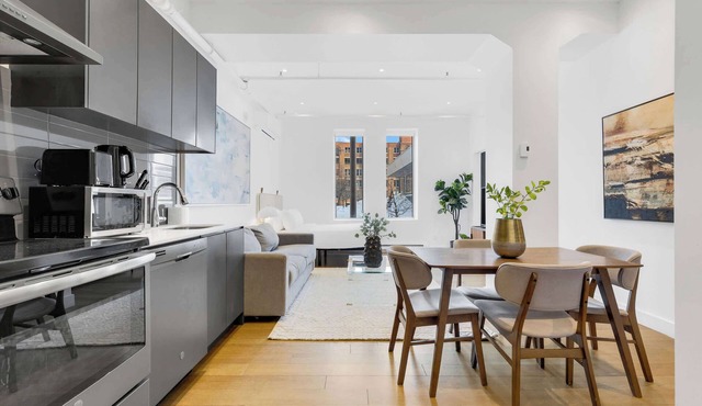 Bakan- Queen 1Bedroom Old Montreal