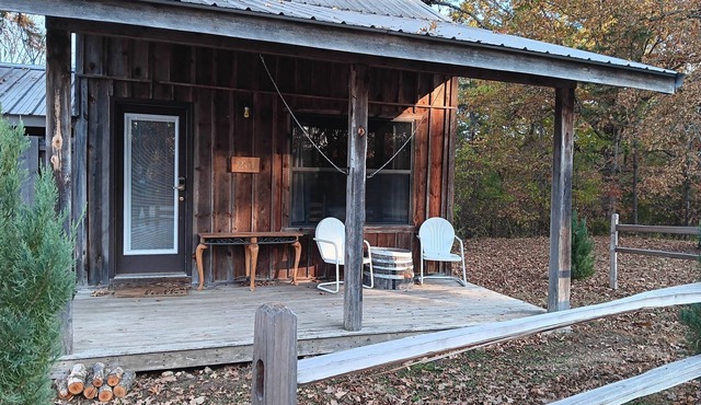 Baker Lodge - Ozarks Cabin - Lower Buffalo River - Sleeps 5