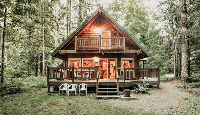 Baker Rim Cabin 32 - Cute, Private, 2-story Family Cabin