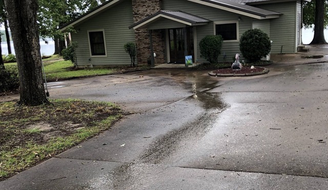 Baker's Bayou "Just listed, Newly renovated Vacation Lake House"