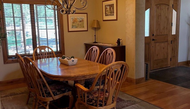 Bakers Dozen Family-Sized Home close to Academy