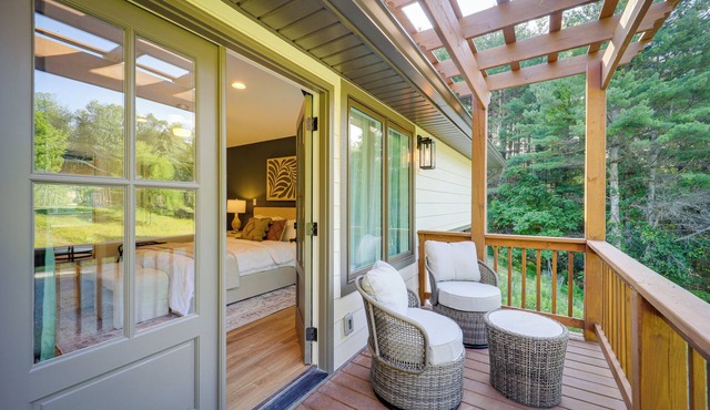 Bakersville Sanctuary w/Stunning Scenery, Hot Tub