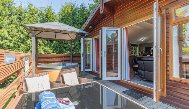 Bakewell Deluxe Lodge