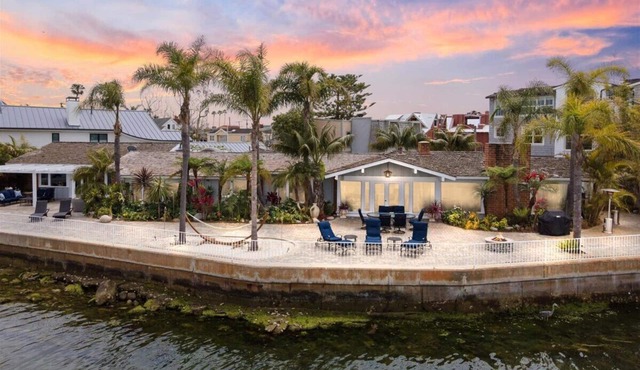 Balboa Island Hideaway With Duffy Boat