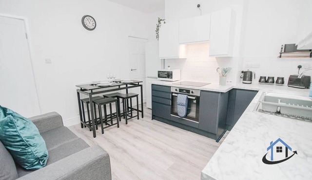 Balby Casa, king beds,parking,workspace,wi-fi,corporates,pets