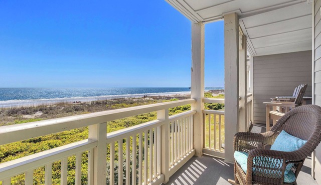 Balcony At The Beach: Oceanfront Condo with Community Pool