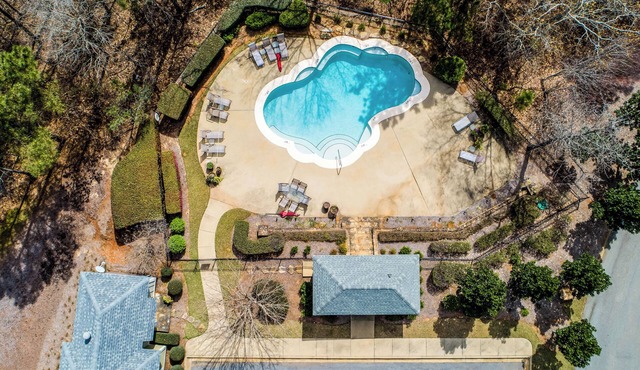 Balcony + Community Perks: Lake Martin Condo!