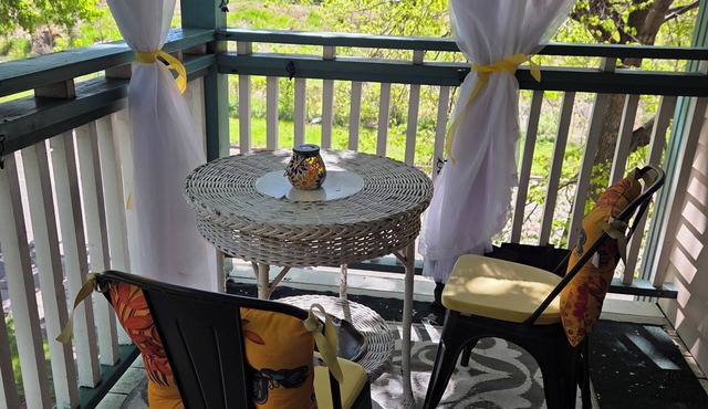 Balcony living at its best- enjoy the Metro and relax in comfort! OG for 4 +