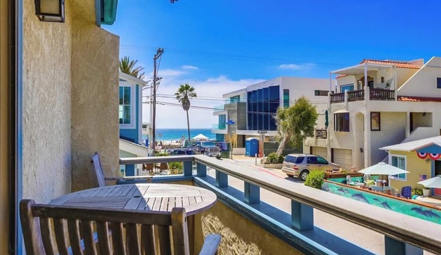 Balcony Ocean view, heart of MB, garage and bikes