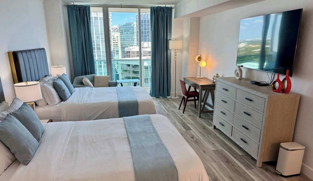 Balcony Ocean View ! Pool - WiFi - Gym - Parking