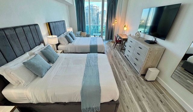 Balcony Ocean View ! Pool - WiFi - Gym - Parking