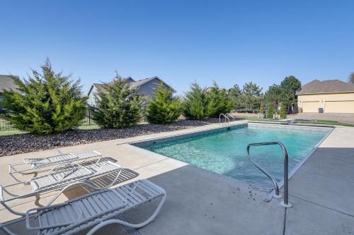 Balcony & Patio: Spacious Home in Bel Aire!