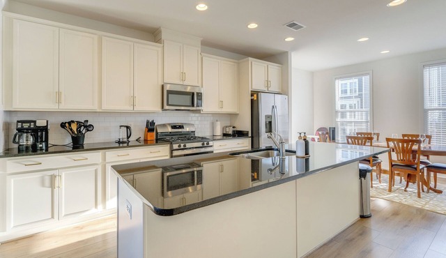 Balcony & Pool Access: Modern Gainesville Home