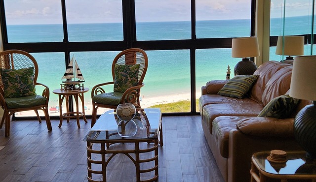 BALCONY POOL GRILL TENNIS PBALL Wifi W/D n 2 wk MINIMUM JUL Aug Sep Oct Nov Dec