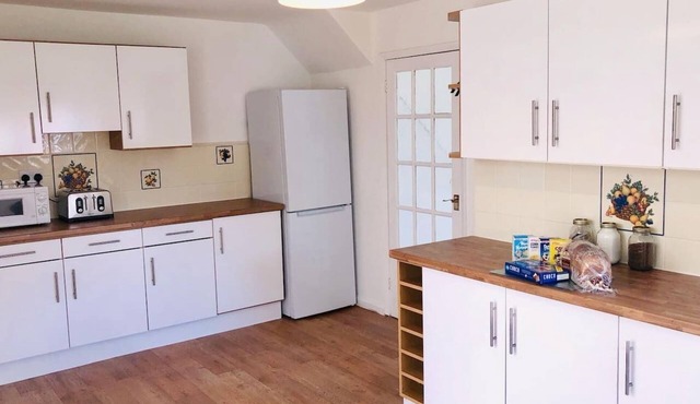 Balderton Lodge ** Sleeps 9 **